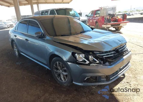 2017 Volkswagen Passat 1.8T S из США, поврежденный, VIN 1VWAT7A31HC053536